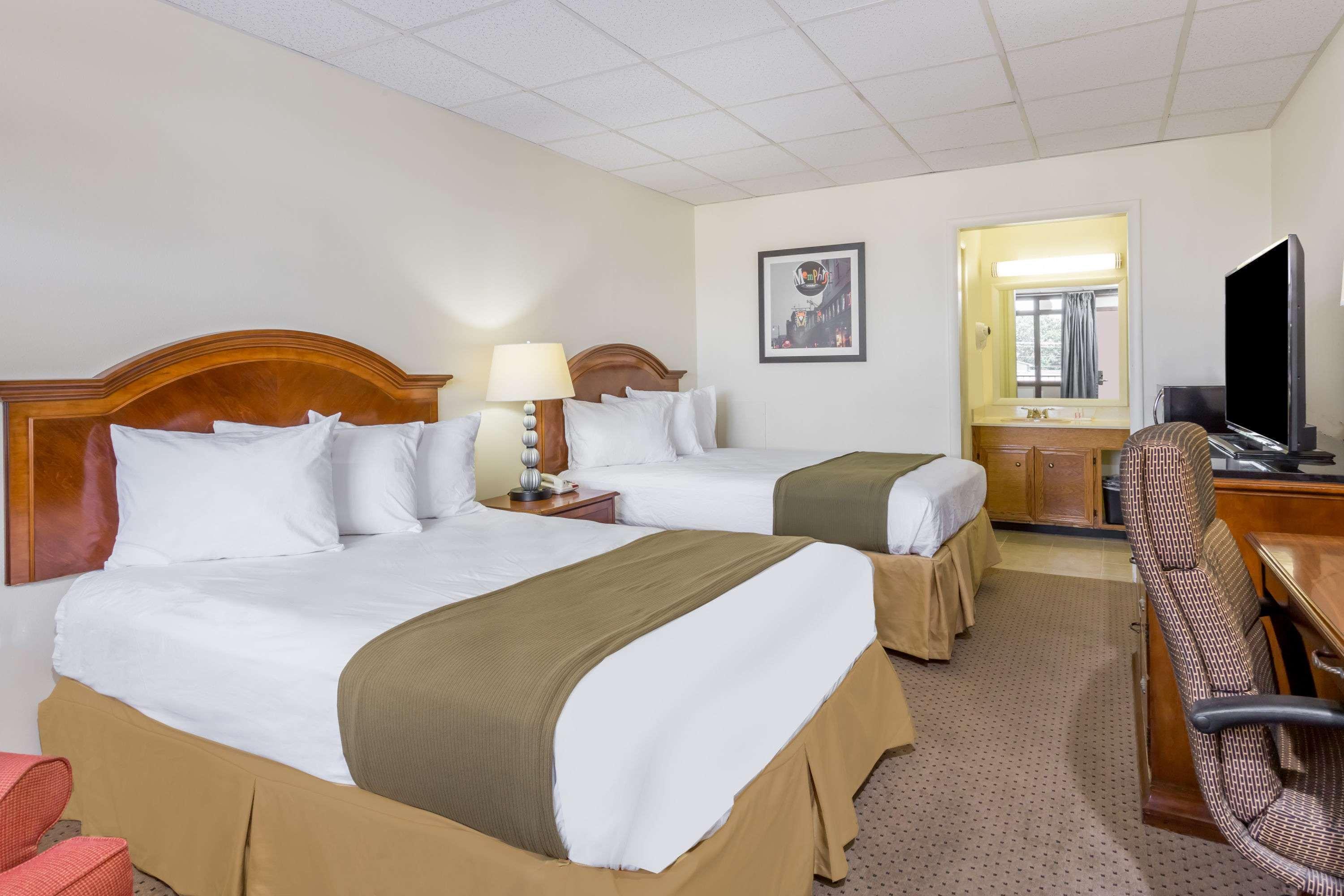Days Inn By Wyndham Bedford Εξωτερικό φωτογραφία